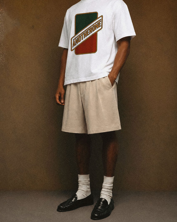 Pleated Short Beige indossata — Another One SS26